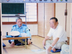 交通安全教室の講師と伊藤会長