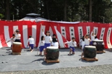 井原っ子による太鼓演奏の披露です。新中１生や前教頭先生も参加しての熱演でした。